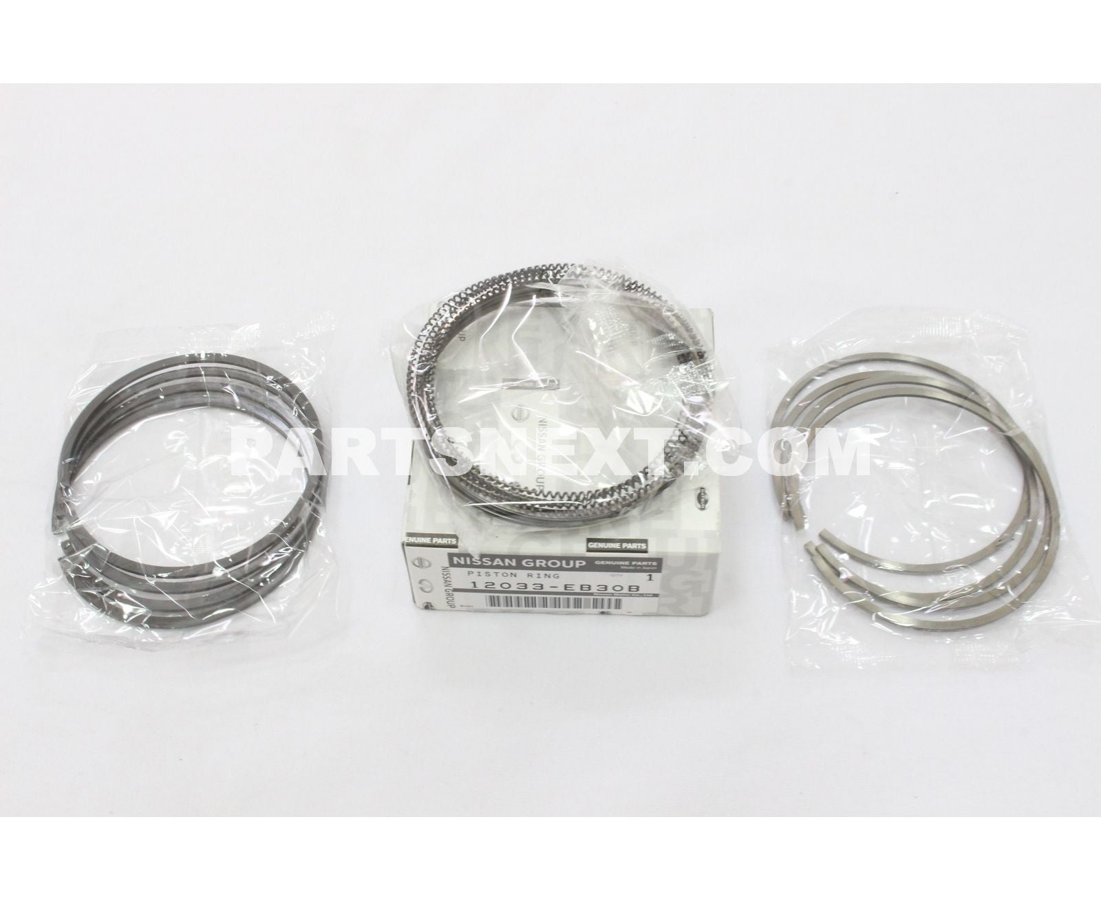 KIT PISTONI CON FASCE ELASTICHE Nissan Cabstar oe A2010EC00B
