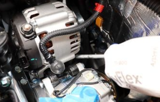 Guida Dettagliata alla Sostituzione dell'Alternatore del Piaggio Porter NP6