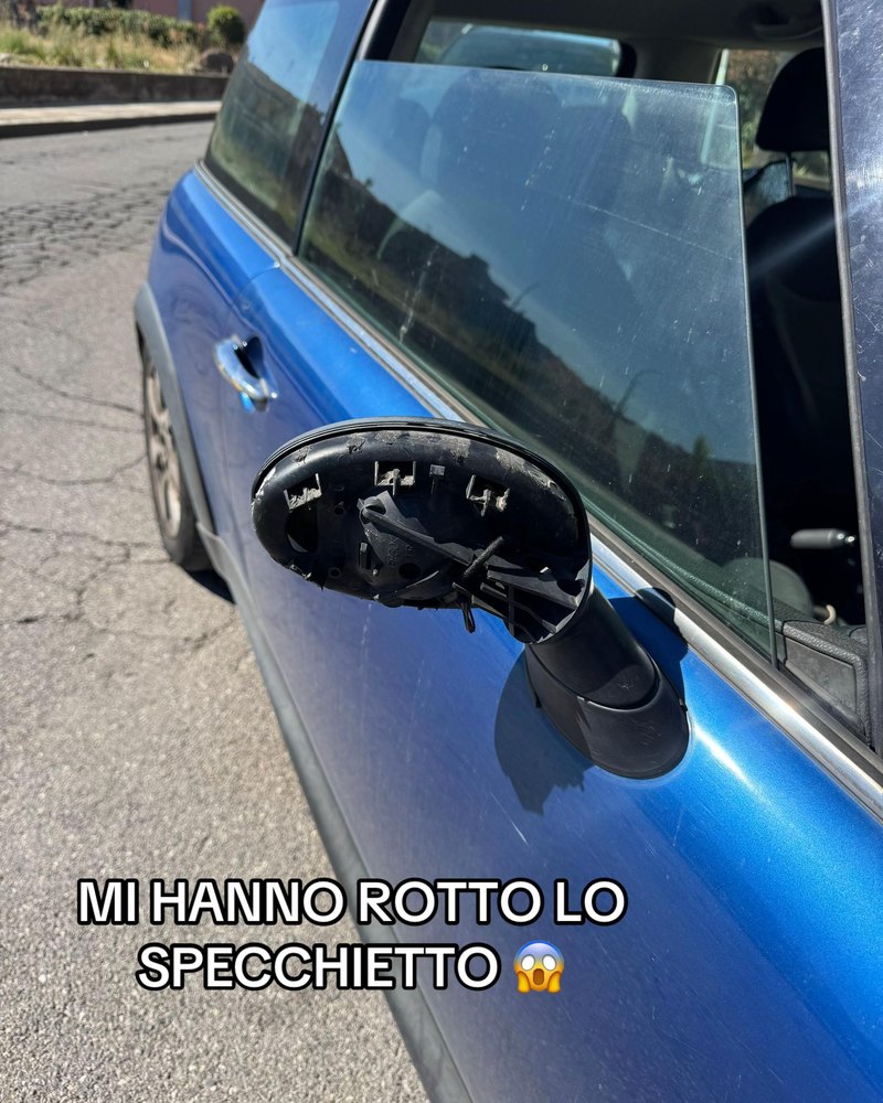 Specchietto rotto? Te lo troviamo noi